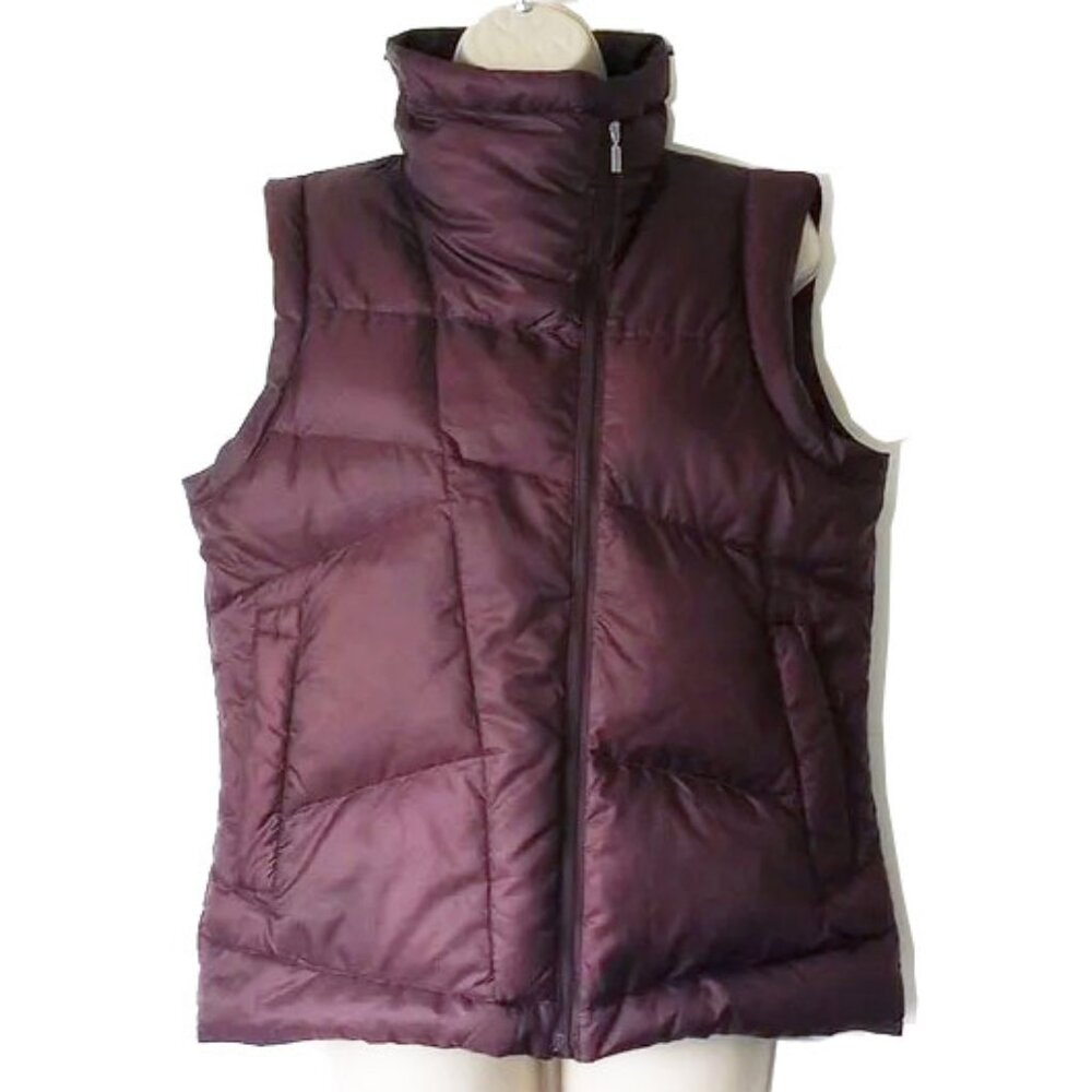 NAU Asymmetrical Down Puffer Vest M Dark Cherry Purple Recycled